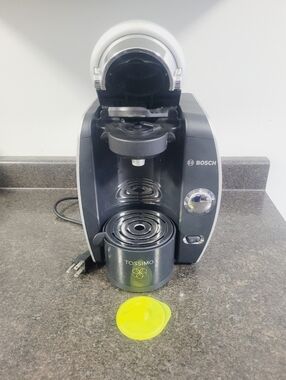 Bosch Tassimo Single-Serve Coffee Maker - T46 TAS4615UC8/06